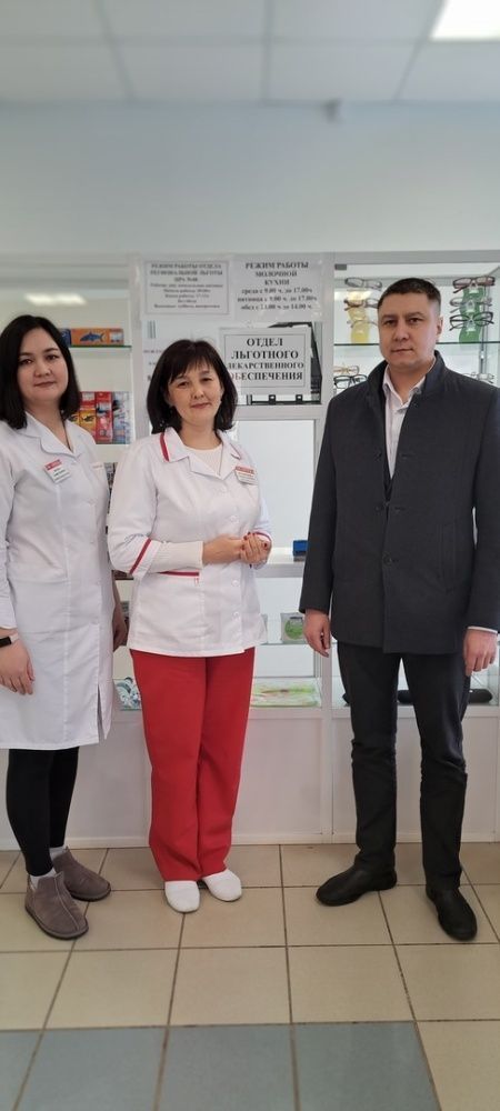 Главный врач посетил районную аптеку № 48 сети "Башфармация"