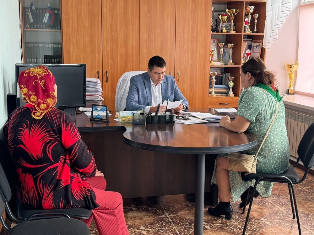 Вчера главный врач Исянгуловской ЦРБ Владислав Радикович Вагапов провел личный приём граждан