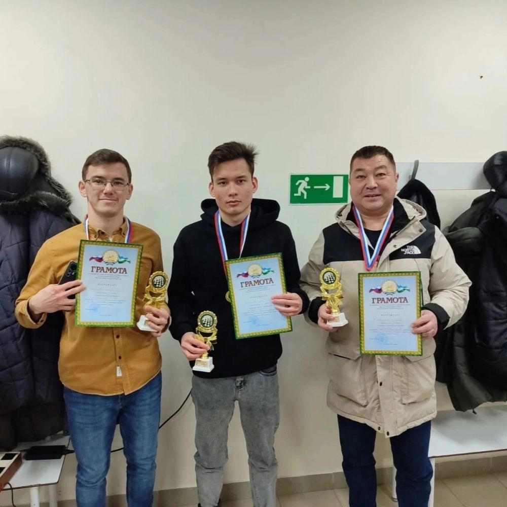 Вчера в ФОКе прошли жаркие турниры по шахматам и шашкам посвященных Новогодним и Рождественским праздникам